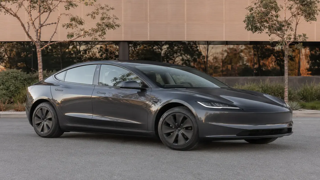 Tesla Model 3 Long Range AWD — exterior