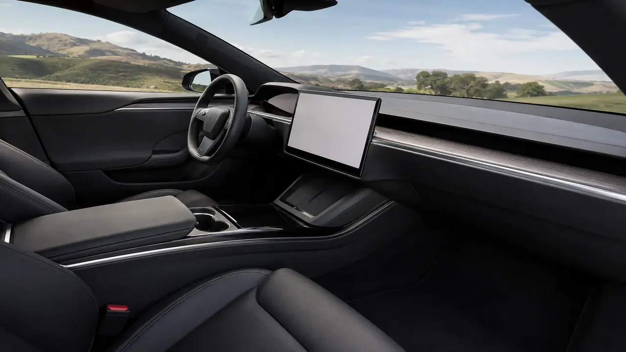Tesla Model S Plaid — interior