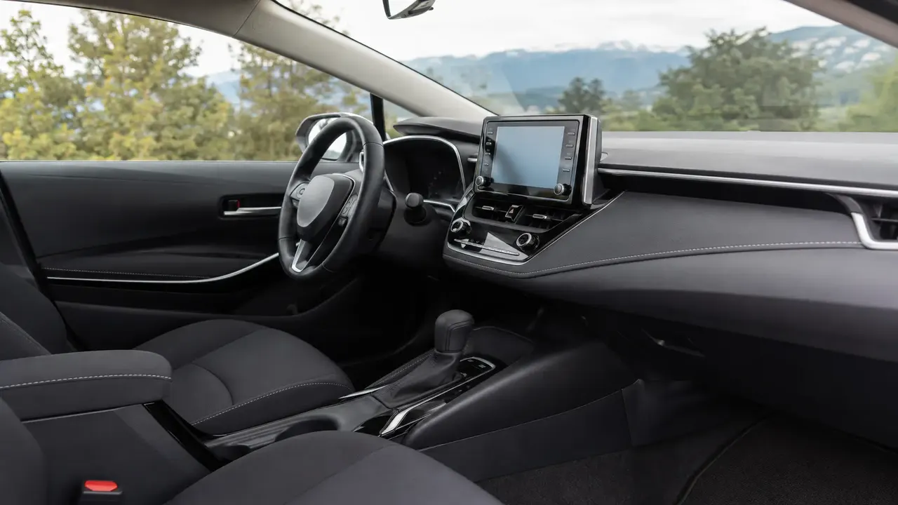 Toyota Corolla — interior