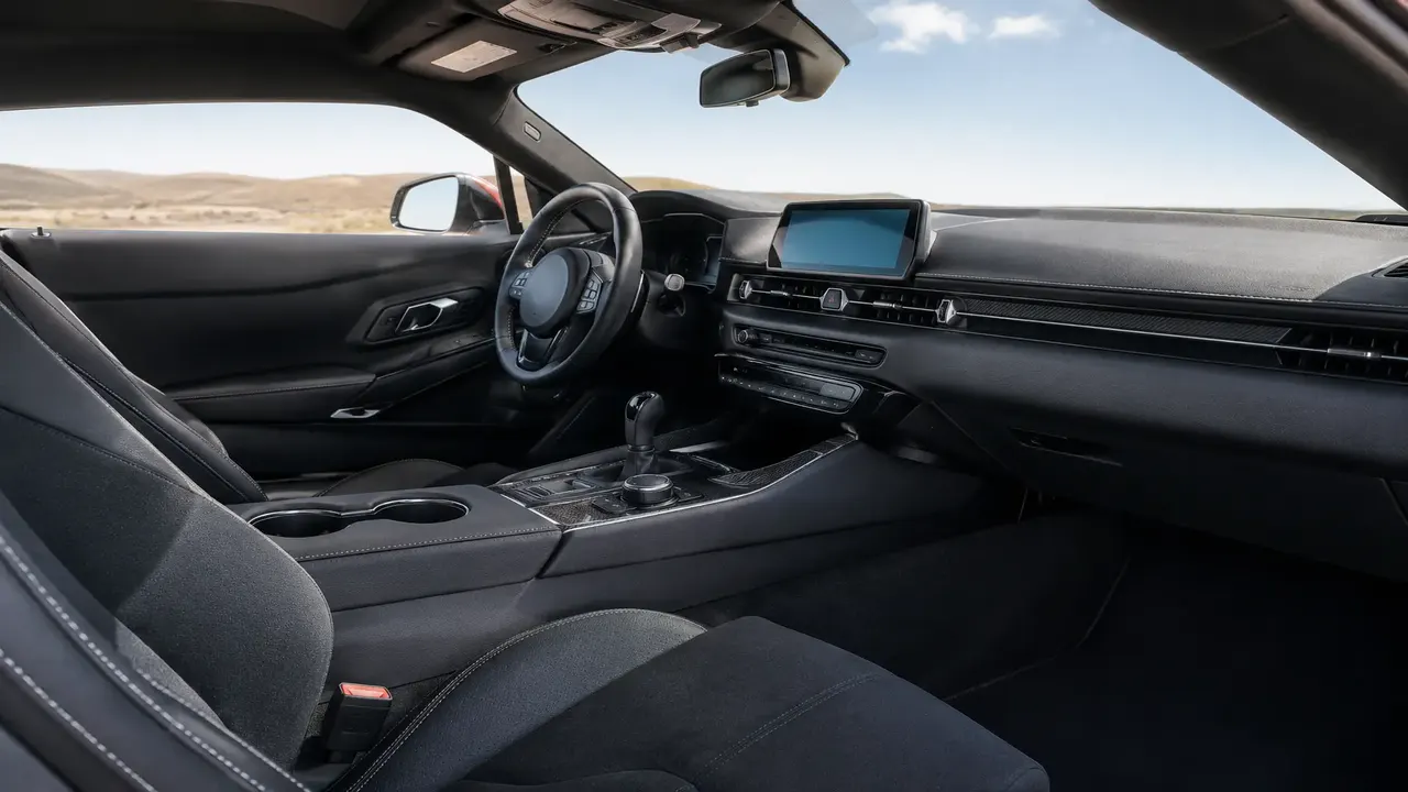 Toyota Supra 3.0 Premium — interior