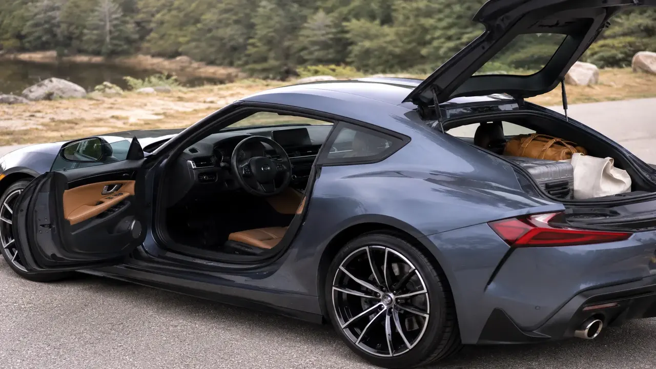 Toyota Supra 3.0 Premium — practicality